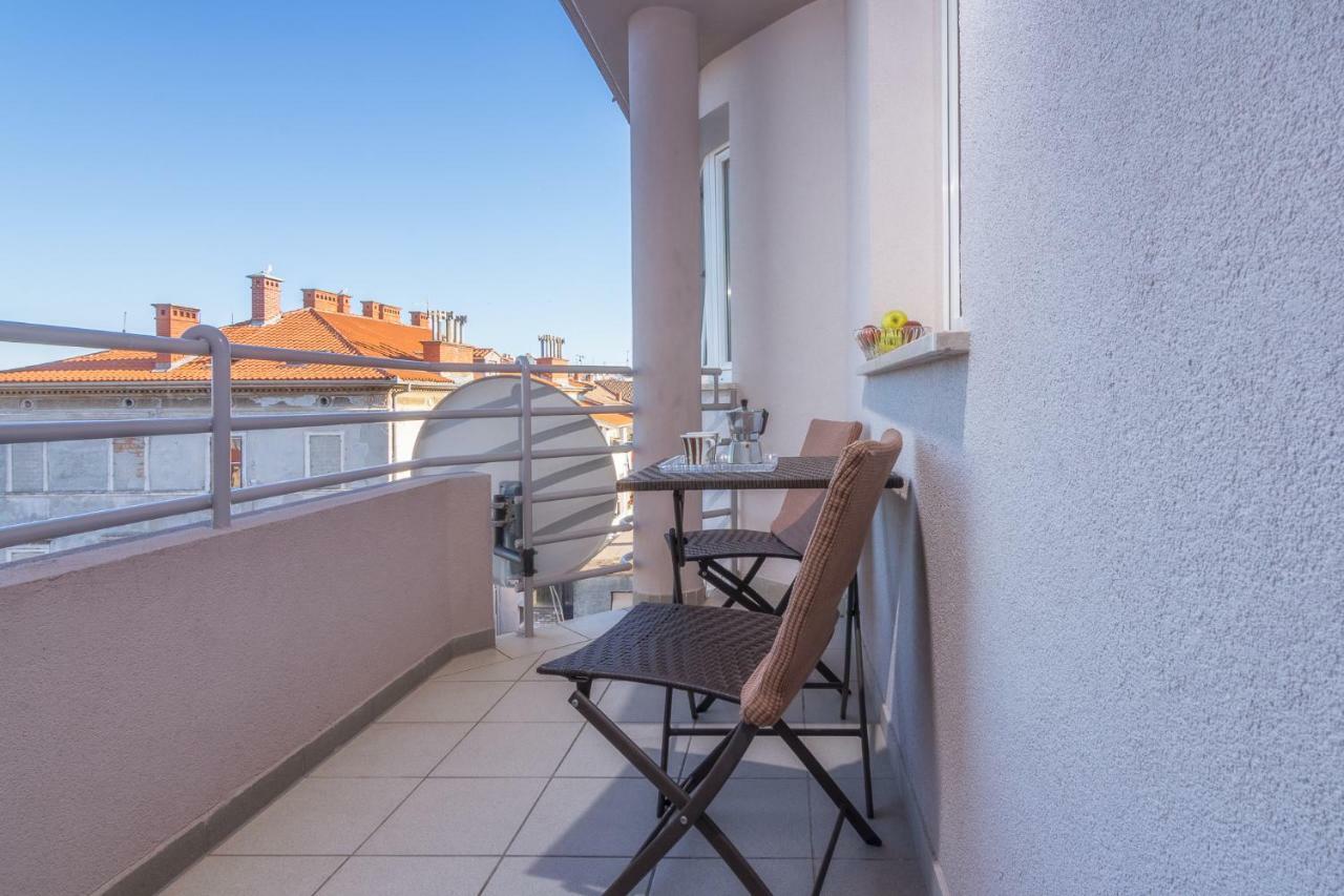 Apartment Monte Zaro Pula Bagian luar foto