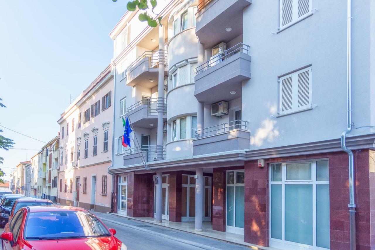 Apartment Monte Zaro Pula Bagian luar foto